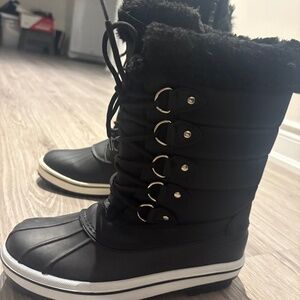 Brand new Women’s Snow boots
